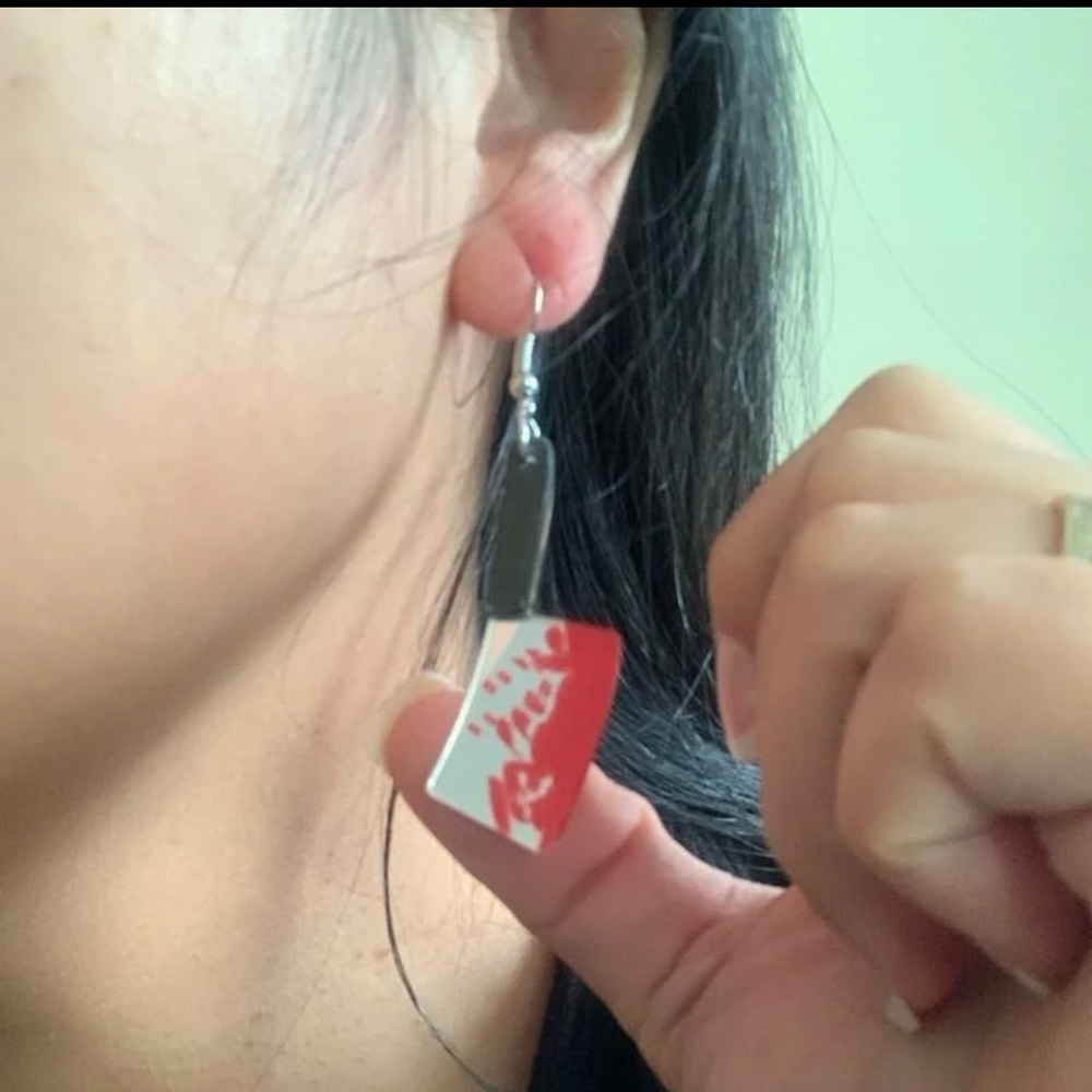 🌻 Butcher Knife Earrings 🩸 - Picture 3 of 4